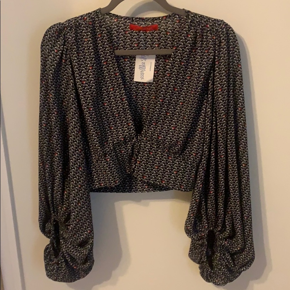 Low Cut Button Crop ❣️